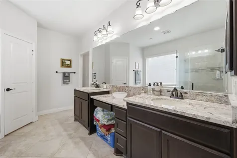 1813 Emerald Trace Lane Pearland TX 77584