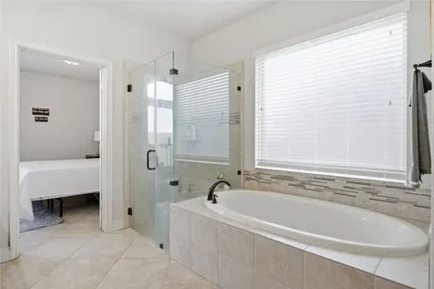 1813 Emerald Trace Lane Pearland TX 77584