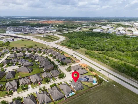 1813 Emerald Trace Lane Pearland TX 77584