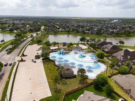 1813 Emerald Trace Lane Pearland TX 77584