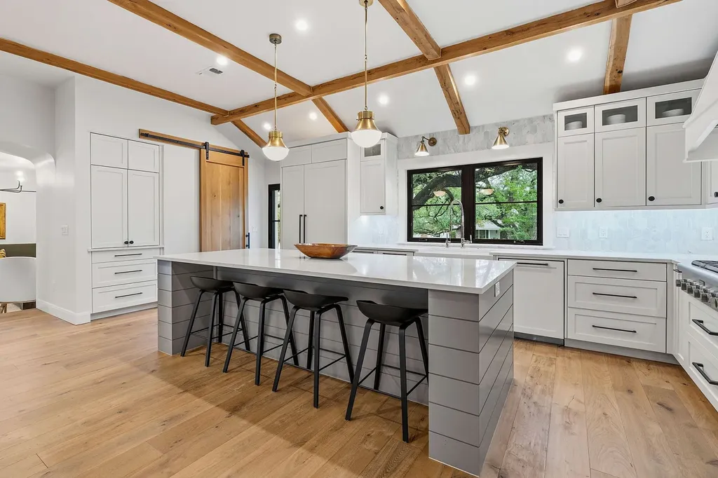 5823 Trailridge Drive Austin TX 78731