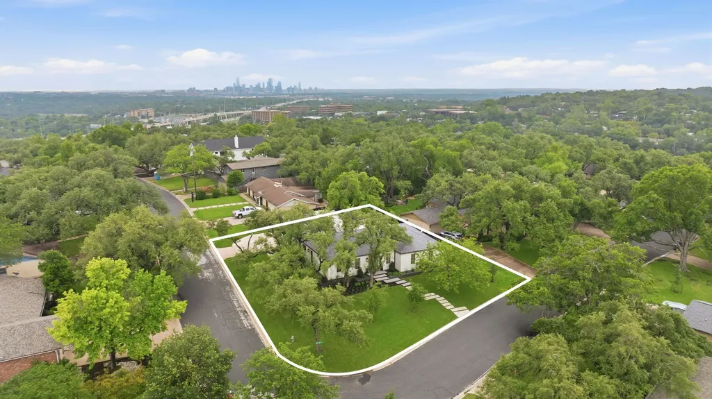 5823 Trailridge Drive Austin TX 78731