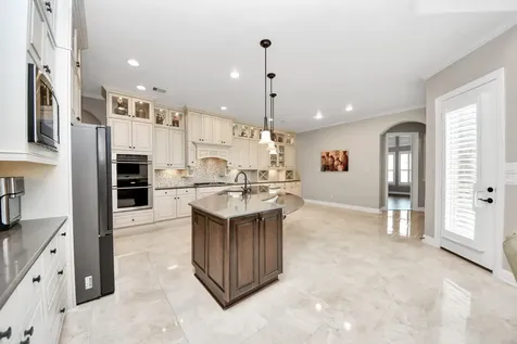 2202 Texoma Bend Lane Friendswood TX 77546