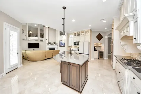 2202 Texoma Bend Lane Friendswood TX 77546
