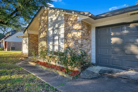 3210 Valley Brook Drive La Porte TX 77571