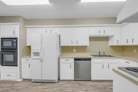 11827 Brook Meadows Lane Meadows Place TX 77477
