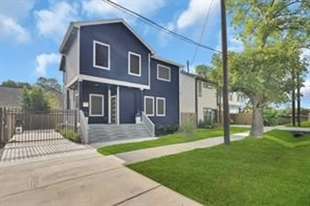907 Frio Street Houston TX 77012