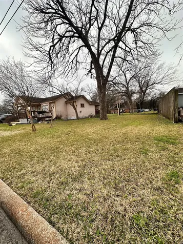 1701 W Humble Street Baytown TX 77520