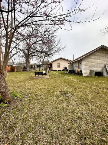 1701 W Humble Street Baytown TX 77520