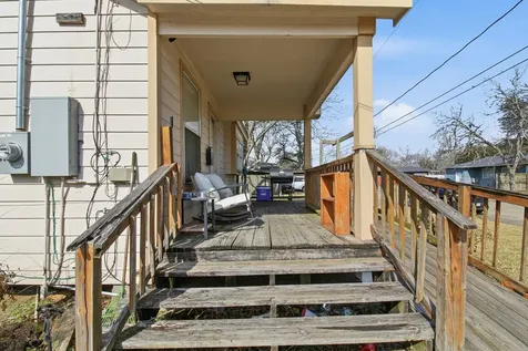 1701 W Humble Street Baytown TX 77520
