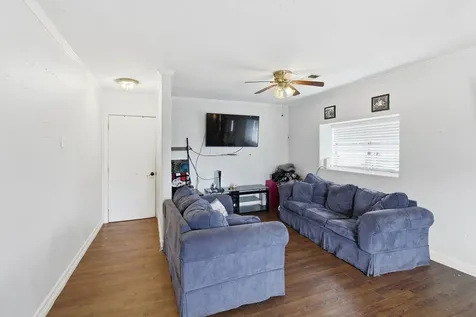 1701 W Humble Street Baytown TX 77520