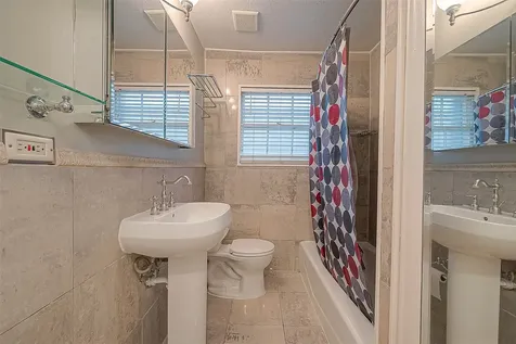 306 Graceland Street Houston TX 77009