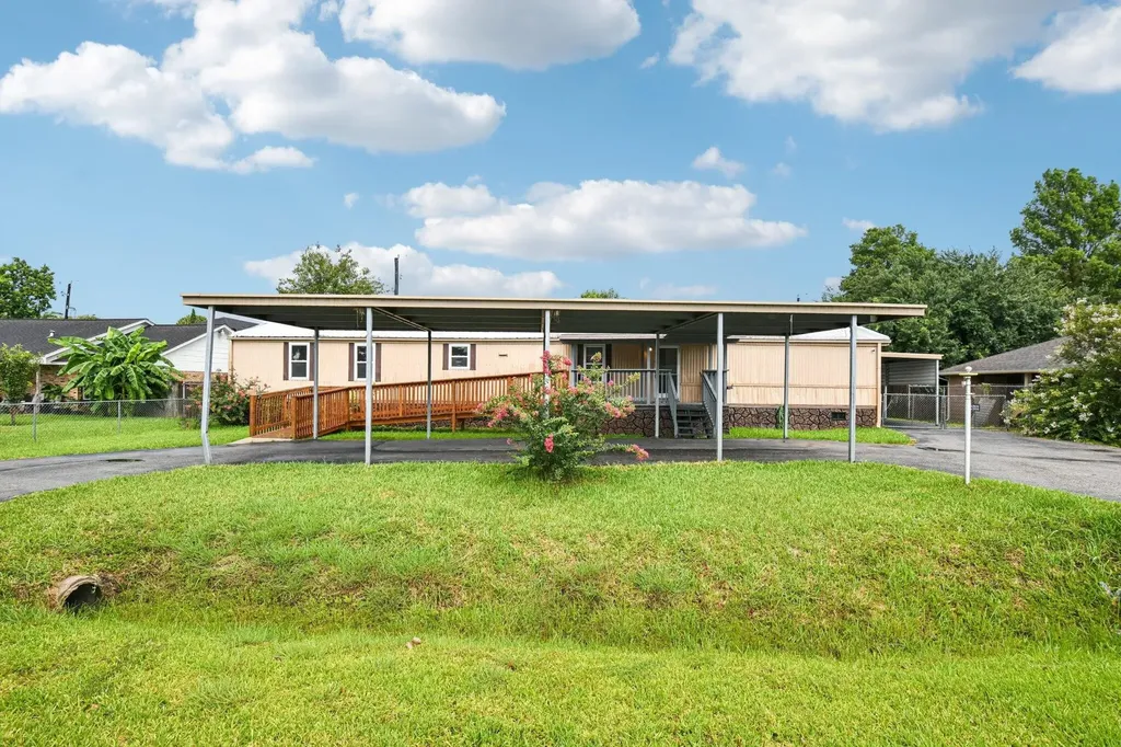 10629 Bois D Arc Street La Porte TX 77571