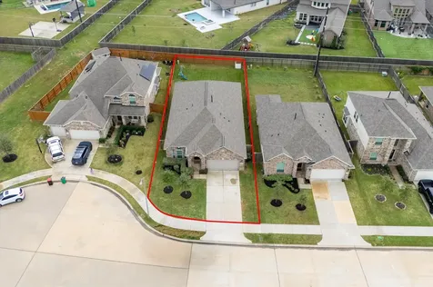 30007 Willow Cove Lane Brookshire TX 77423