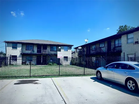 6802 Sayers Street A Few Houston TX 77016