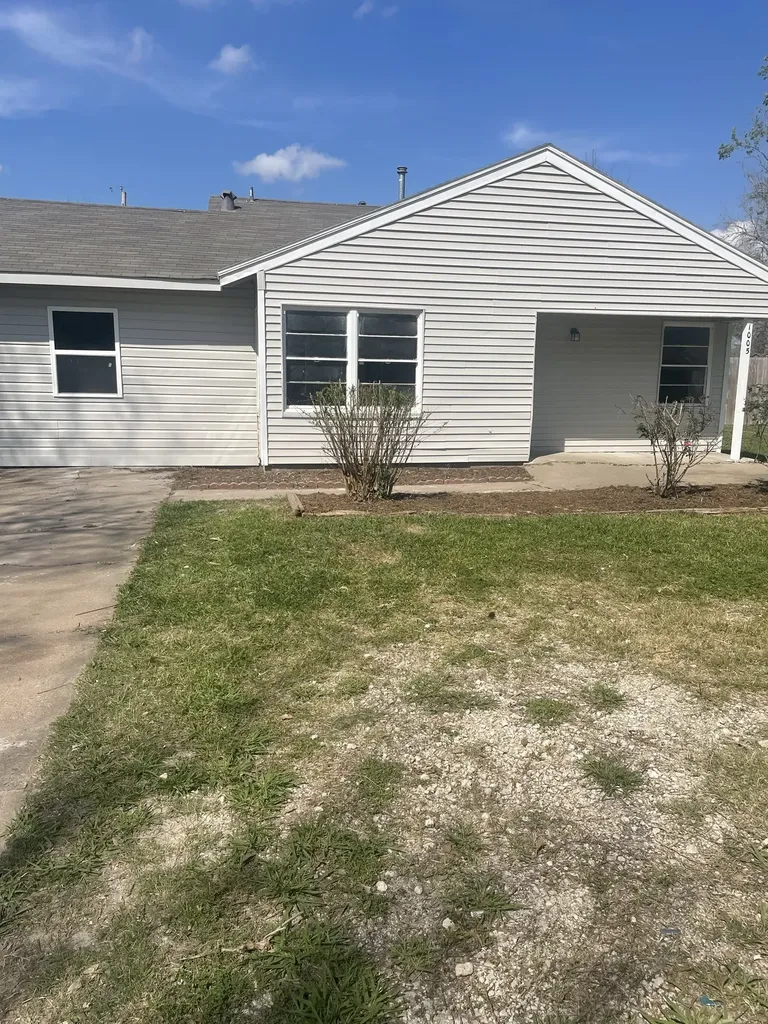 1005 Southampton Street Angleton TX 77515