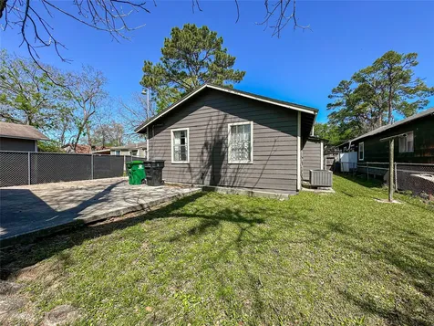 132 Grothe Lane Houston TX 77022