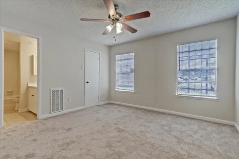 3131 Southwest Freeway C29 Houston TX 77098