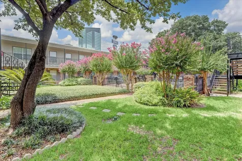 3131 Southwest Freeway C29 Houston TX 77098