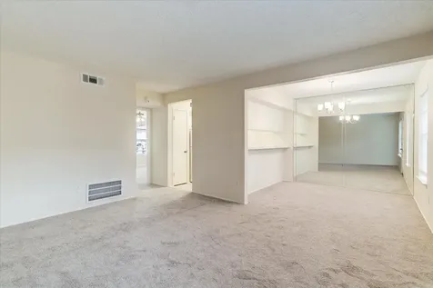 3131 Southwest Freeway C29 Houston TX 77098