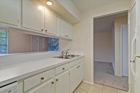3131 Southwest Freeway C29 Houston TX 77098