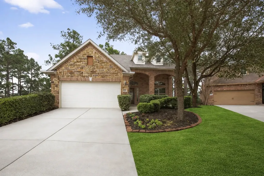 74 N Whistling Swan Place Spring TX 77389