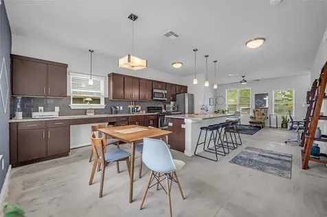 4203 Darter Street Houston TX 77009