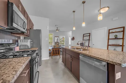 4203 Darter Street Houston TX 77009