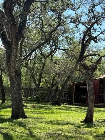 1222 Cr 2152 Rock Island TX 77470