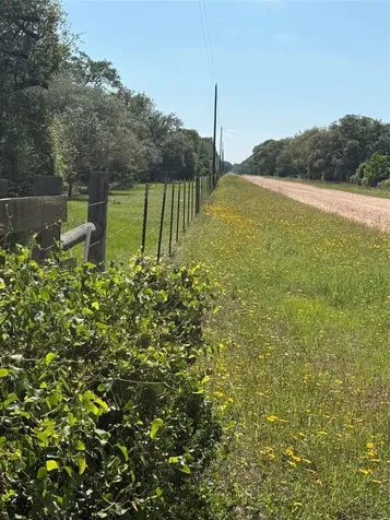 1222 Cr 2152 Rock Island TX 77470