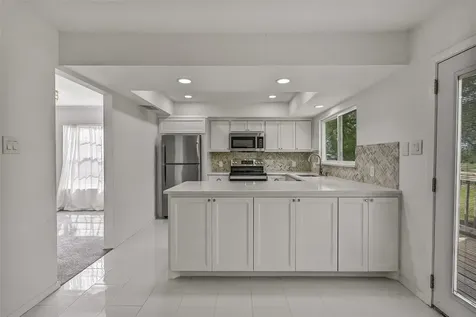 628 E Castle Harbour Drive Friendswood TX 77546