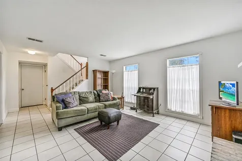 628 E Castle Harbour Drive Friendswood TX 77546