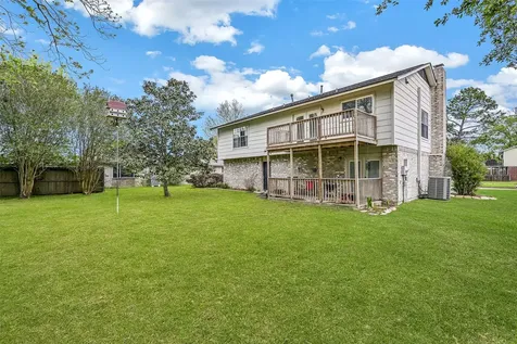 628 E Castle Harbour Drive Friendswood TX 77546