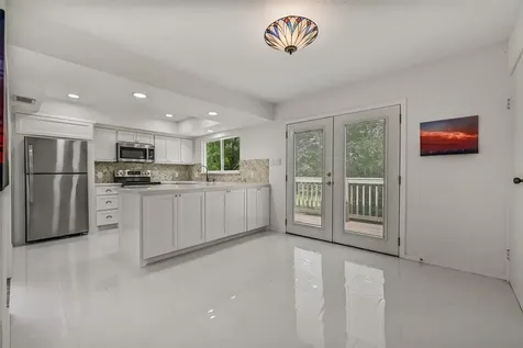 628 E Castle Harbour Drive Friendswood TX 77546