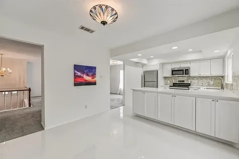 628 E Castle Harbour Drive Friendswood TX 77546