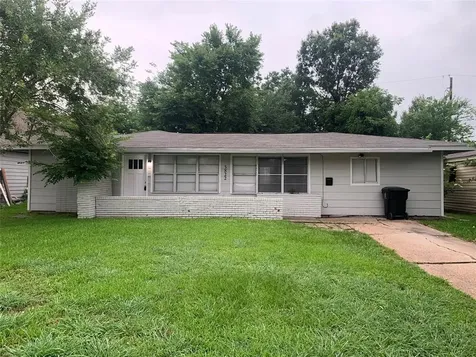 5822 Glenhurst Drive Houston TX 77033