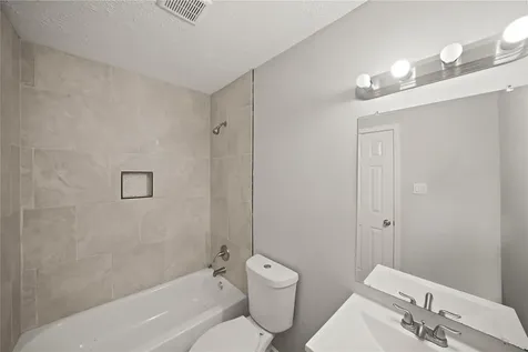 5822 Glenhurst Drive Houston TX 77033