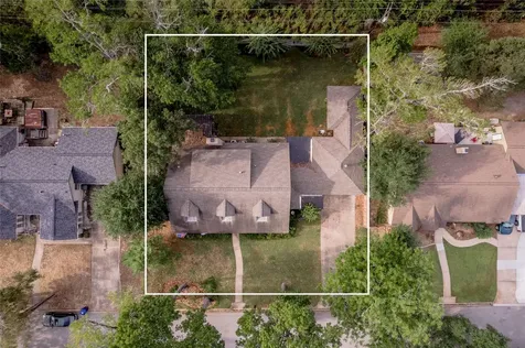 220 Elmwood Street Huntsville TX 77320