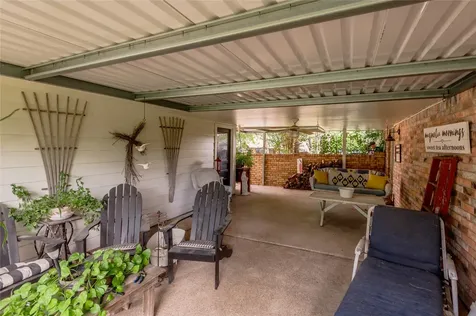 220 Elmwood Street Huntsville TX 77320