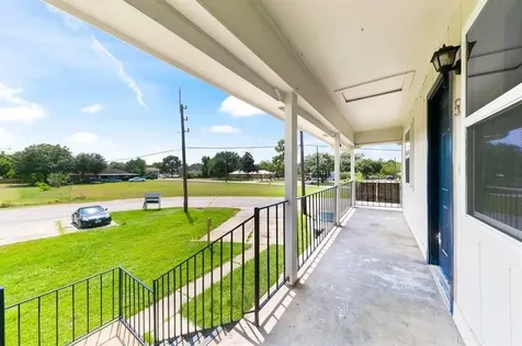 200 Hill Street 12 Sealy TX 77474