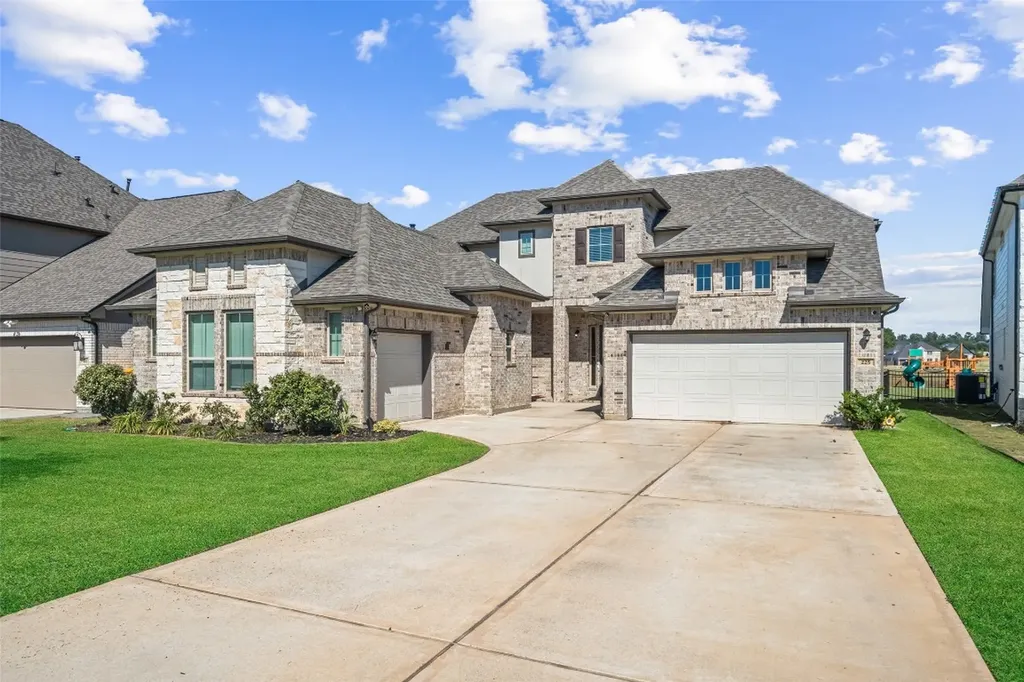 225 Peninsula Point Drive Montgomery TX 77356
