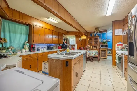 201 N Cleveland Avenue Cleveland TX 77327