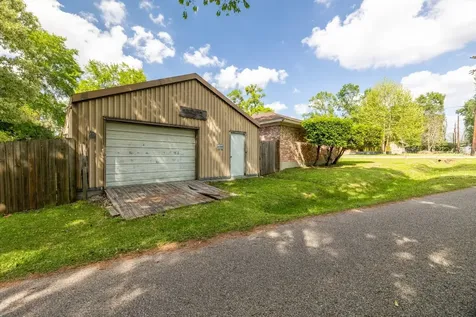 201 N Cleveland Avenue Cleveland TX 77327