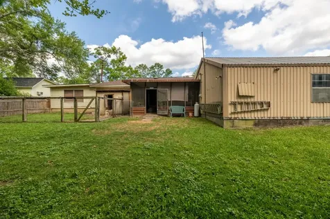201 N Cleveland Avenue Cleveland TX 77327