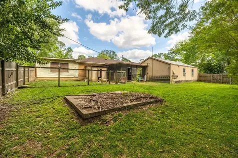201 N Cleveland Avenue Cleveland TX 77327