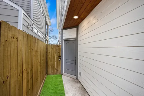 4512 Noble Street Houston TX 77020