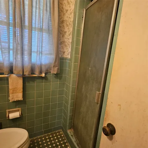 565 W Hartel Street Sour Lake TX 77659