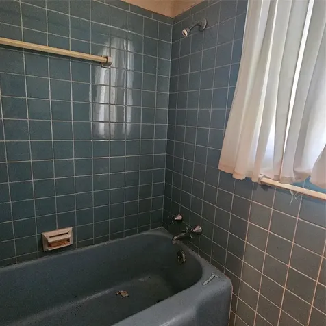 565 W Hartel Street Sour Lake TX 77659