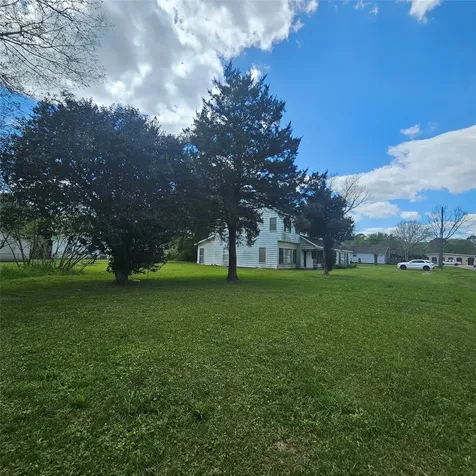 565 W Hartel Street Sour Lake TX 77659