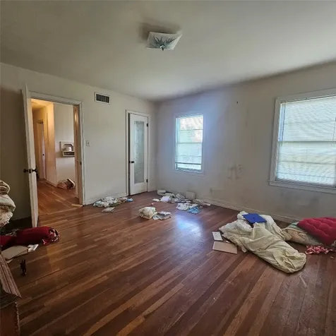 565 W Hartel Street Sour Lake TX 77659